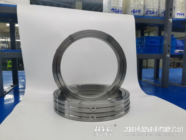 交叉圆锥滚子轴承的使用寿命